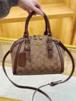 کیف دوشی زنانه وارداتی COACH کد K690 - Image 3
