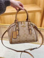 کیف دوشی زنانه وارداتی COACH کد K690